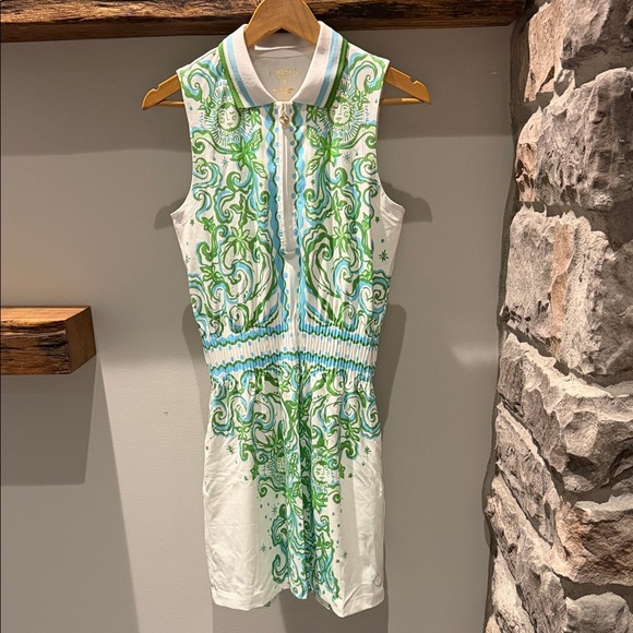 Lilly Pulitzer Dresses & Skirts - Lilly Pulitzer White Luxletic Active Top with Gold Logo